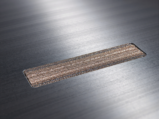 高性能微控制器芯片特写，银色金属质感，精密电路图案，黑色背景